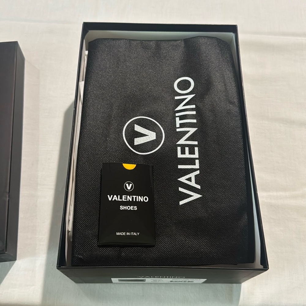 Valentino By Mario Valentino Sela Silver Asst Sizes new - Picture 6 of 6